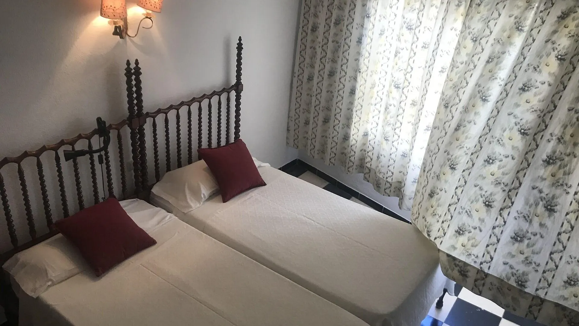 Hostal Cas Bombu Cala Ratjada  Guest house
